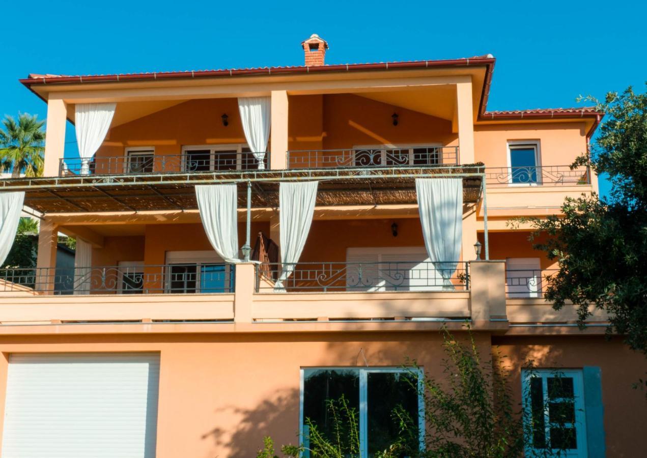 Apartments Villa Kristina Супетарска-Драга Экстерьер фото