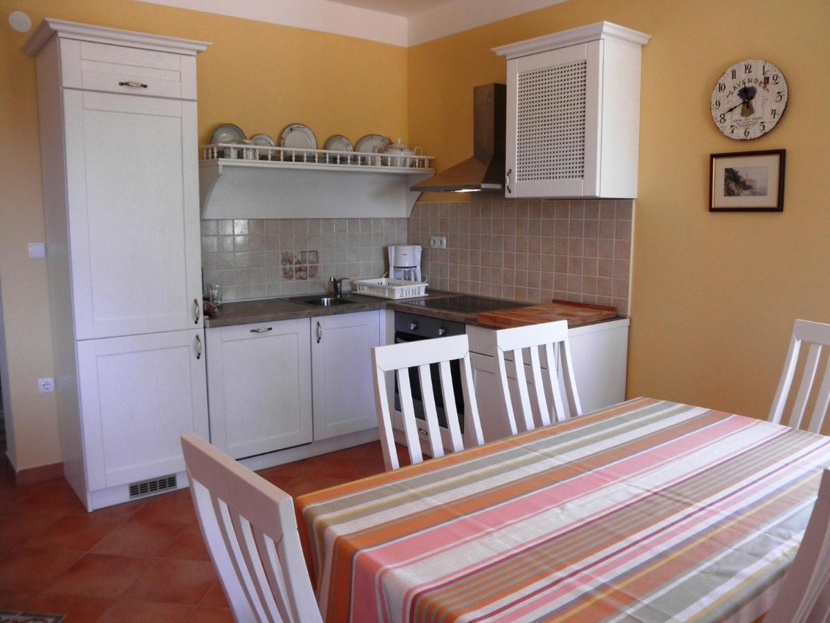 Apartments Villa Kristina Супетарска-Драга Экстерьер фото