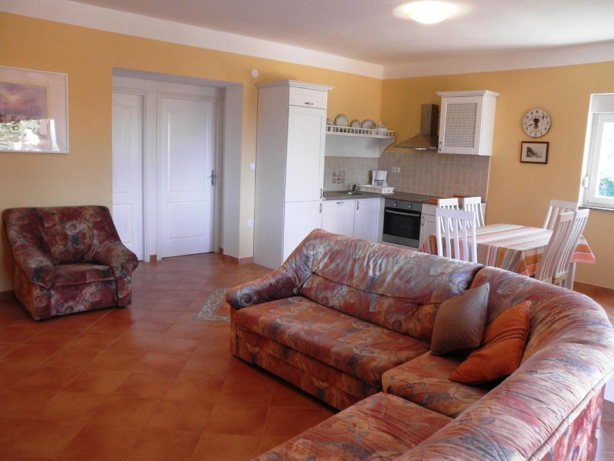 Apartments Villa Kristina Супетарска-Драга Экстерьер фото