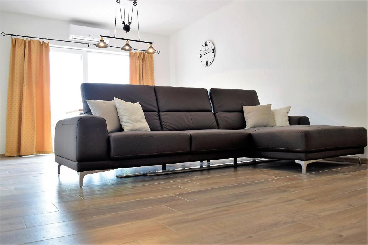Apartments Villa Kristina Супетарска-Драга Экстерьер фото