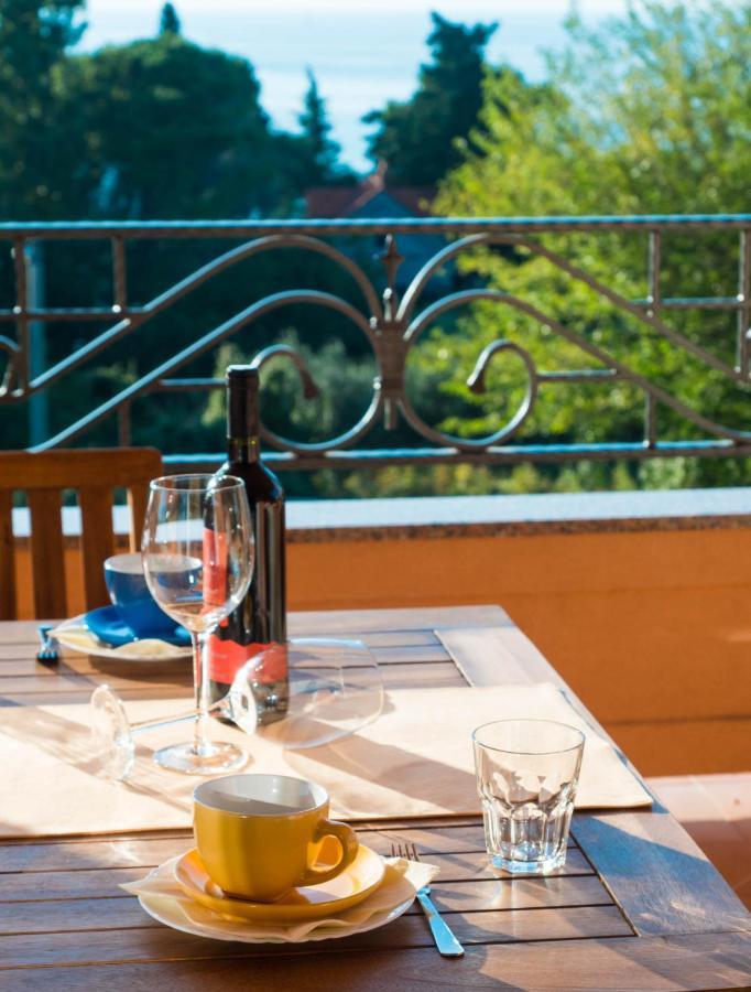 Apartments Villa Kristina Супетарска-Драга Экстерьер фото