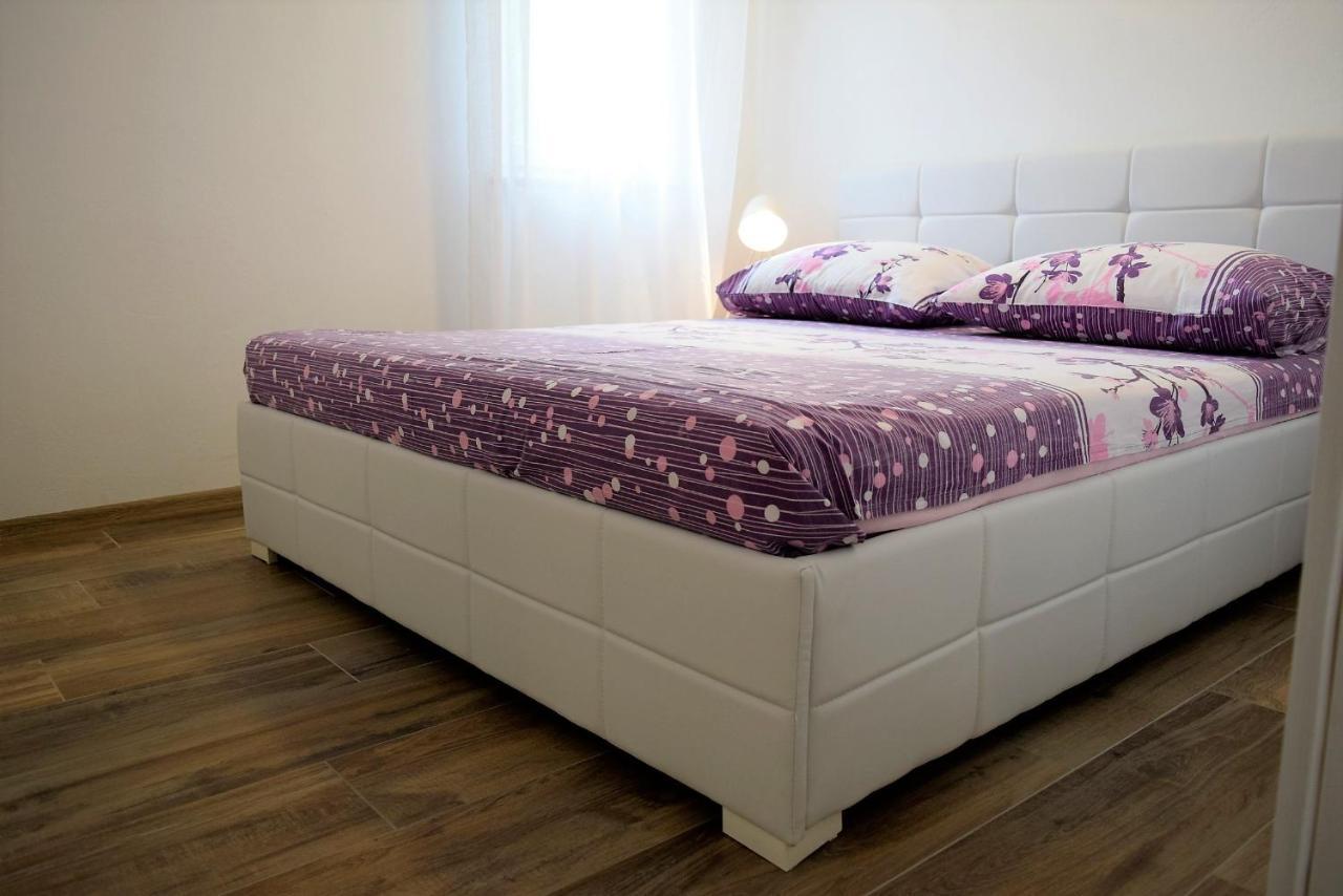 Apartments Villa Kristina Супетарска-Драга Экстерьер фото
