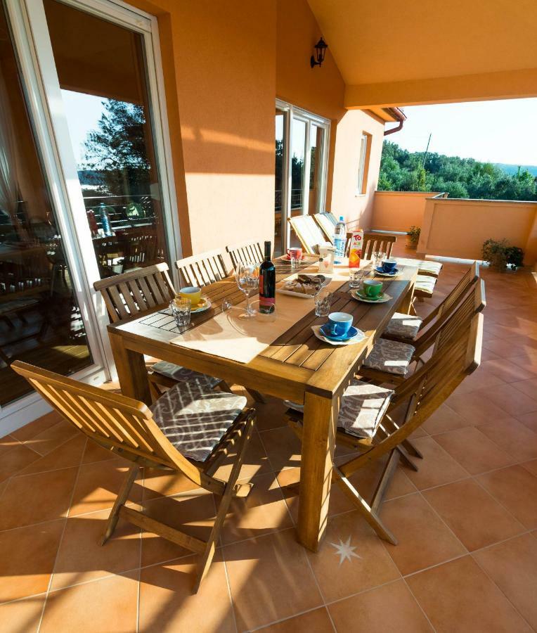 Apartments Villa Kristina Супетарска-Драга Экстерьер фото
