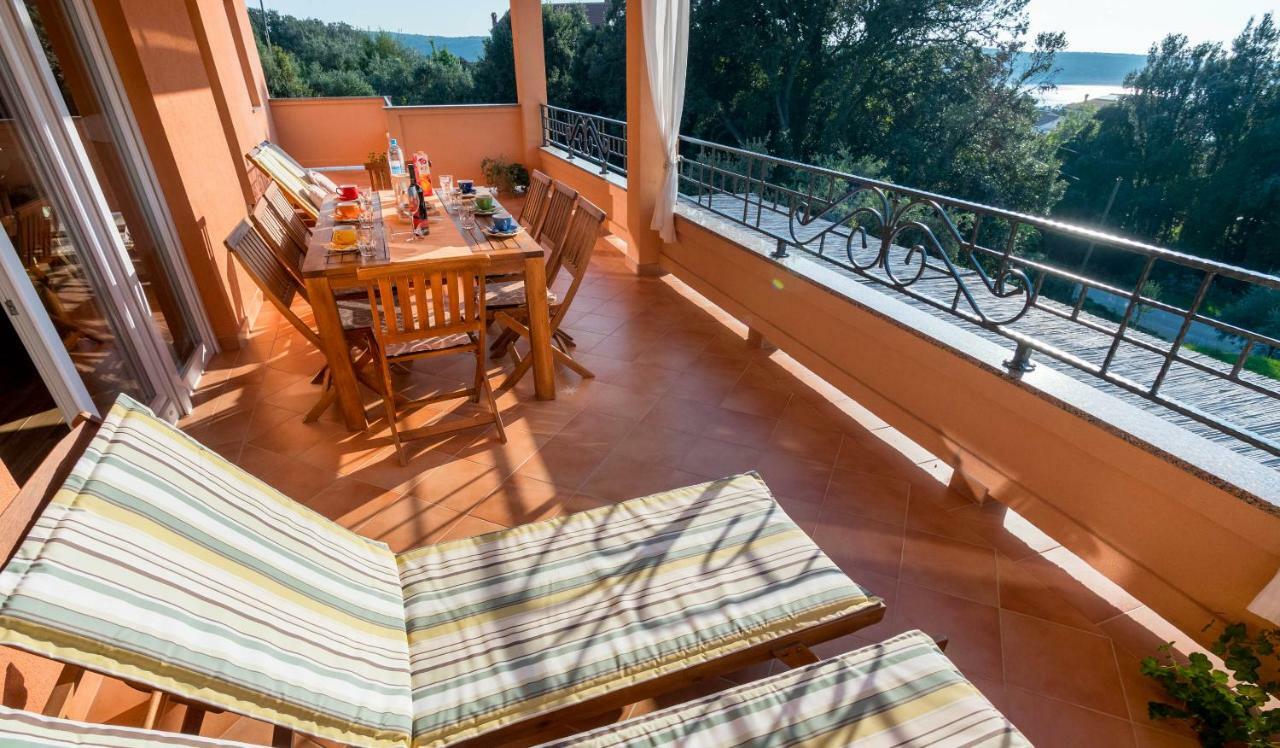 Apartments Villa Kristina Супетарска-Драга Экстерьер фото