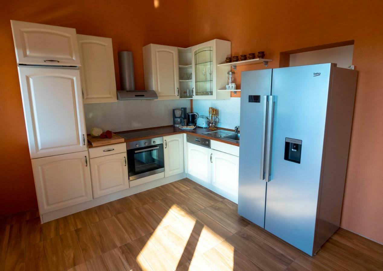 Apartments Villa Kristina Супетарска-Драга Экстерьер фото