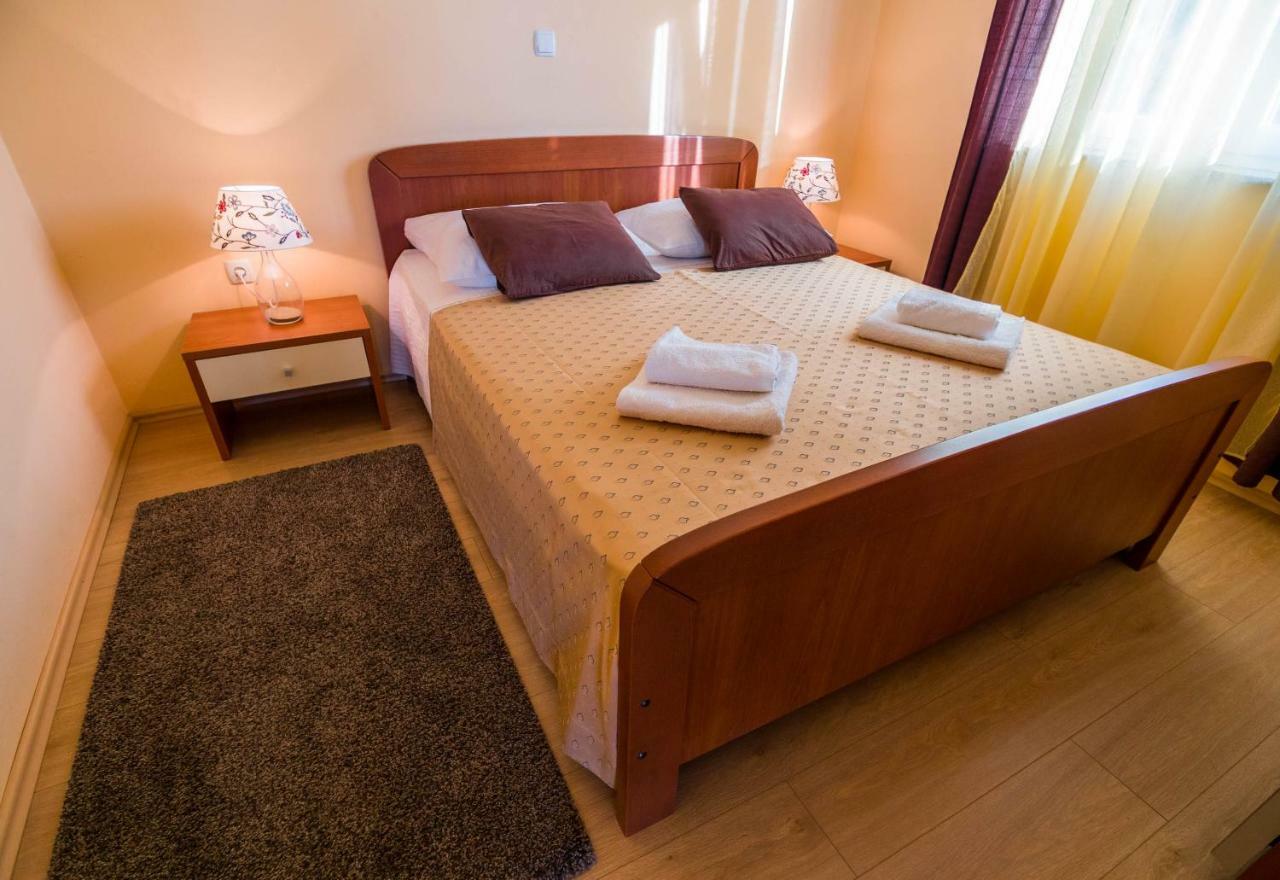 Apartments Villa Kristina Супетарска-Драга Экстерьер фото