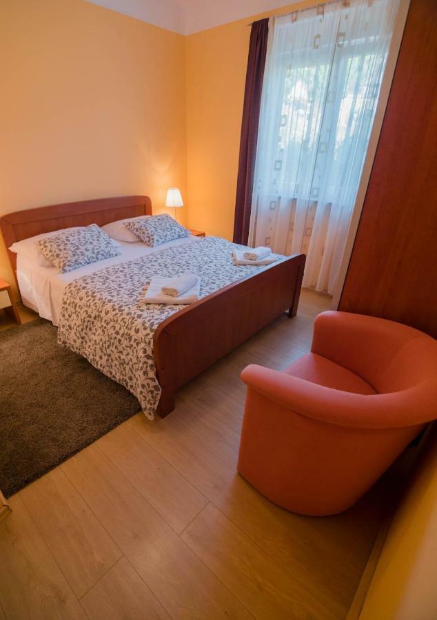 Apartments Villa Kristina Супетарска-Драга Экстерьер фото